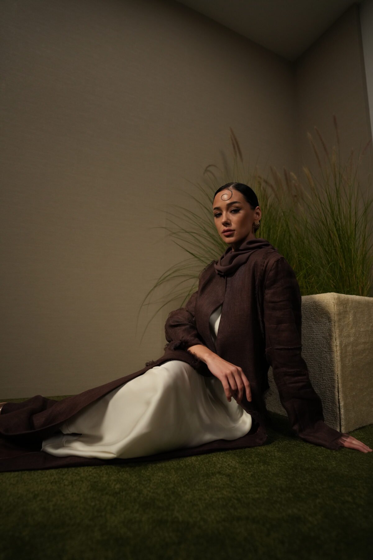 Frayed-Edge abaya Oud